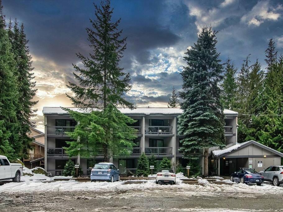 Casa Creekside - Walk To Gondola, Shops, Lakes! Whistler Luaran gambar